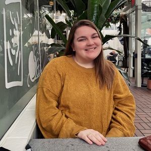 Meet your Posher, Alexis